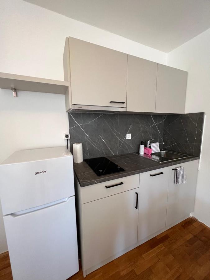 Apartments Antolkovic Ugljan Exterior foto
