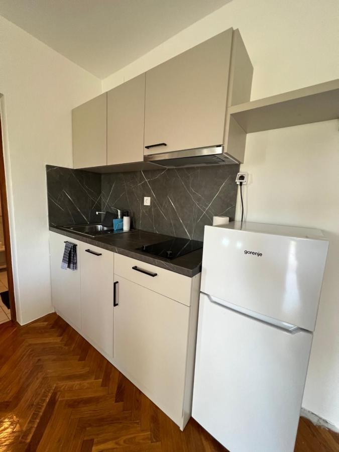 Apartments Antolkovic Ugljan Exterior foto